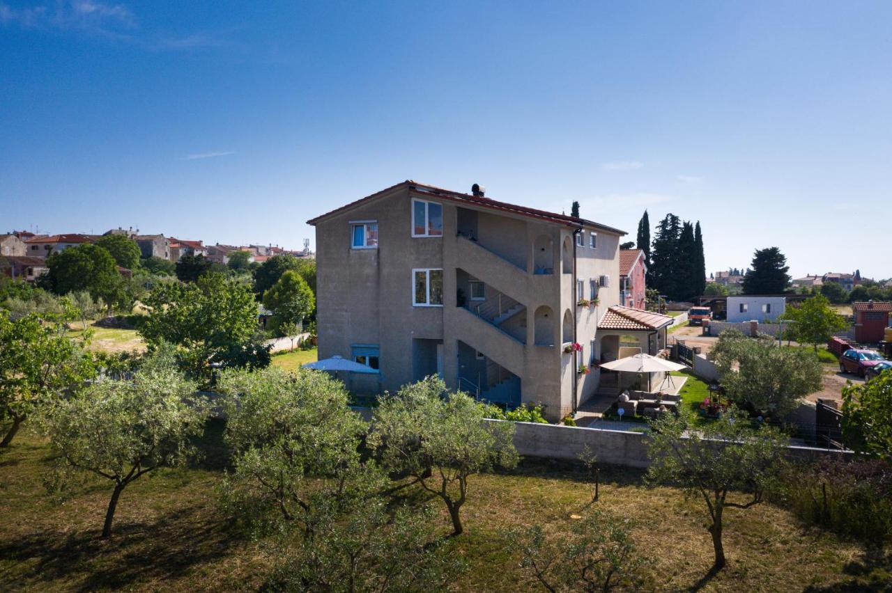 Apartmani Plavi Val Vodnjan Bagian luar foto