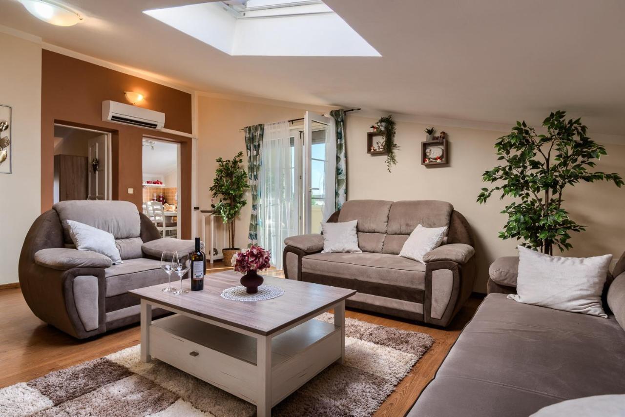 Apartmani Plavi Val Vodnjan Bagian luar foto